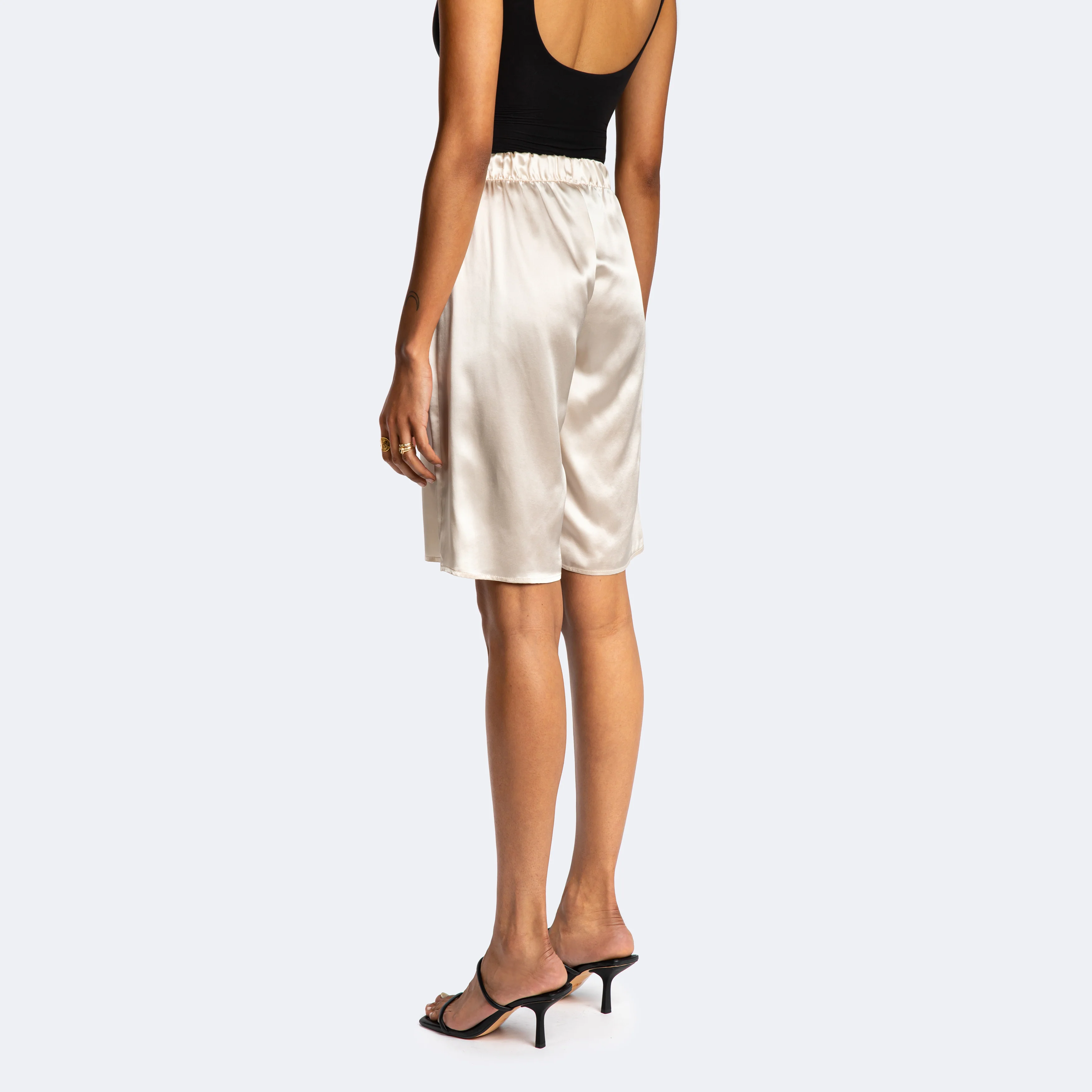 Studio Essential - Short 01. - Ivory - Image 2